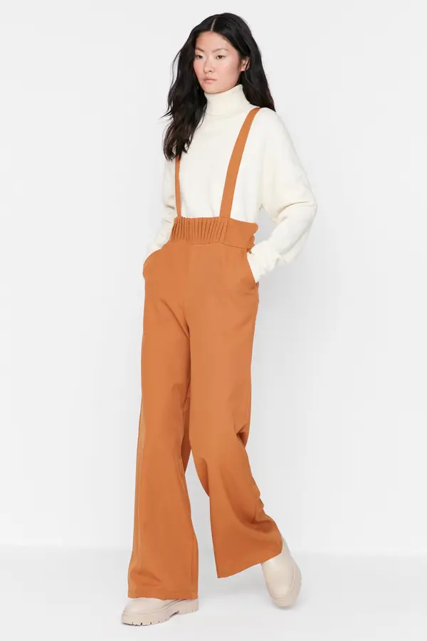 Trendyol Дамски панталон Trendyol TWOAW22TU0284/Black