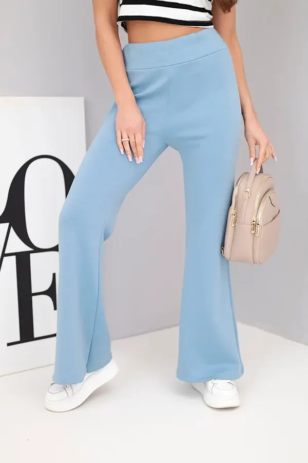 Kesi Włoski Дамски разкроени панталони Kesi