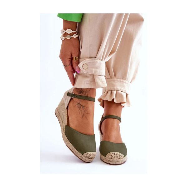 FJ1 Дамски сандали Kesi