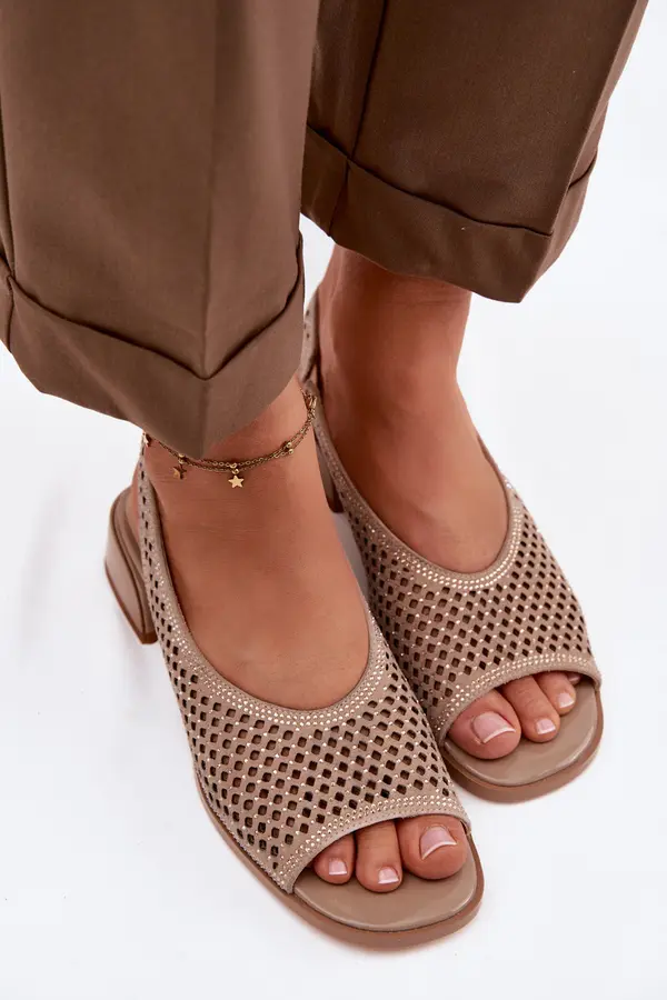 D&A Дамски сандали на блоков ток с изрези