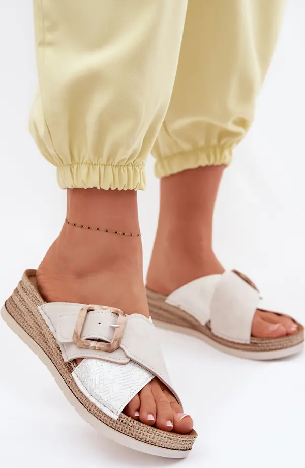 Inblu Дамски сандали на платформа с декоративна катарама Inblu