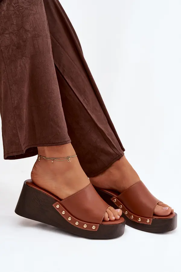 Boto Дамски сандали на платформа с декоративни катарами