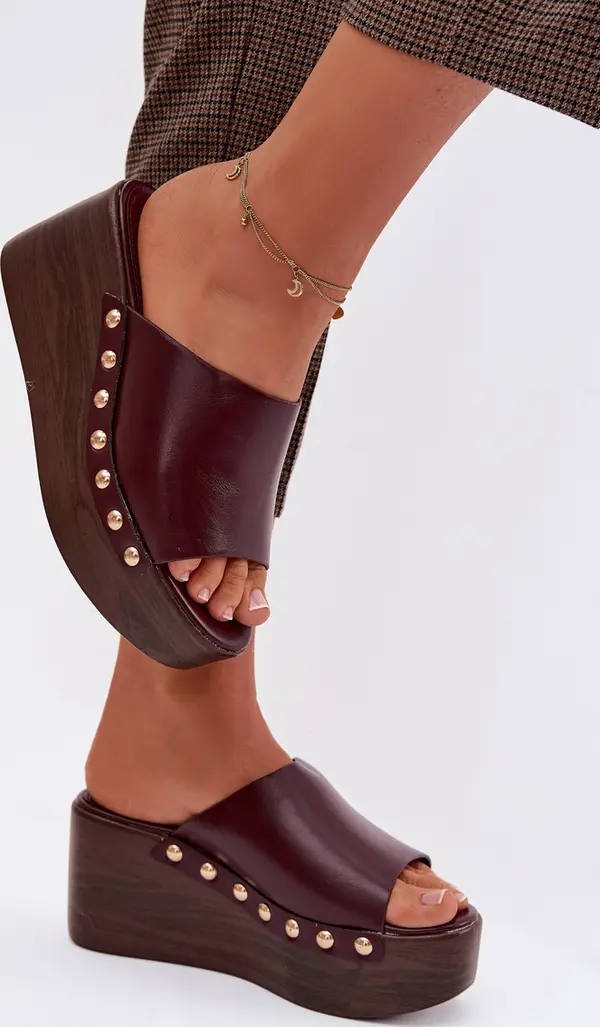 Boto Дамски сандали на платформа с декоративни катарами