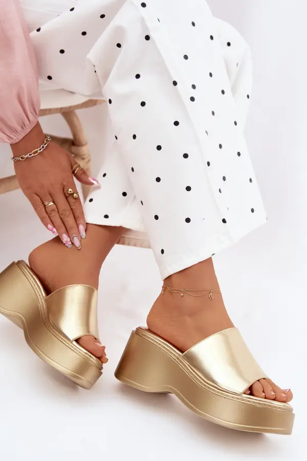 Boto Дамски сандали на платформа Virelia златисти