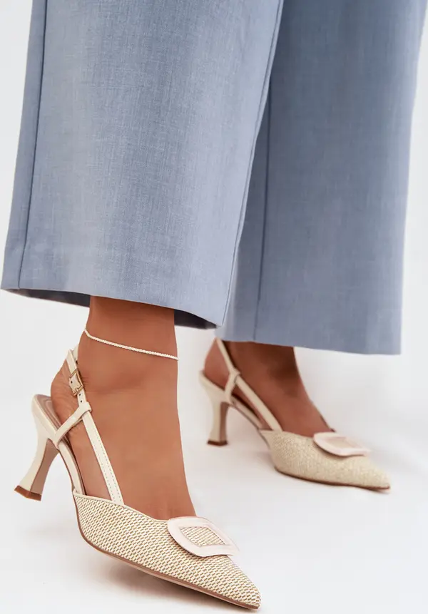 Boto Дамски сандали на ток Boto с декоративен елемент, бежови