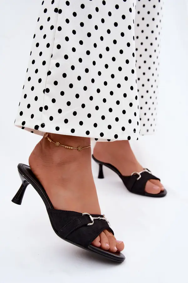 Boto Дамски сандали на ток Boto с детайл