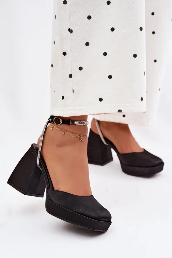 Boto Дамски сандали на висок ток с каишка и кристали