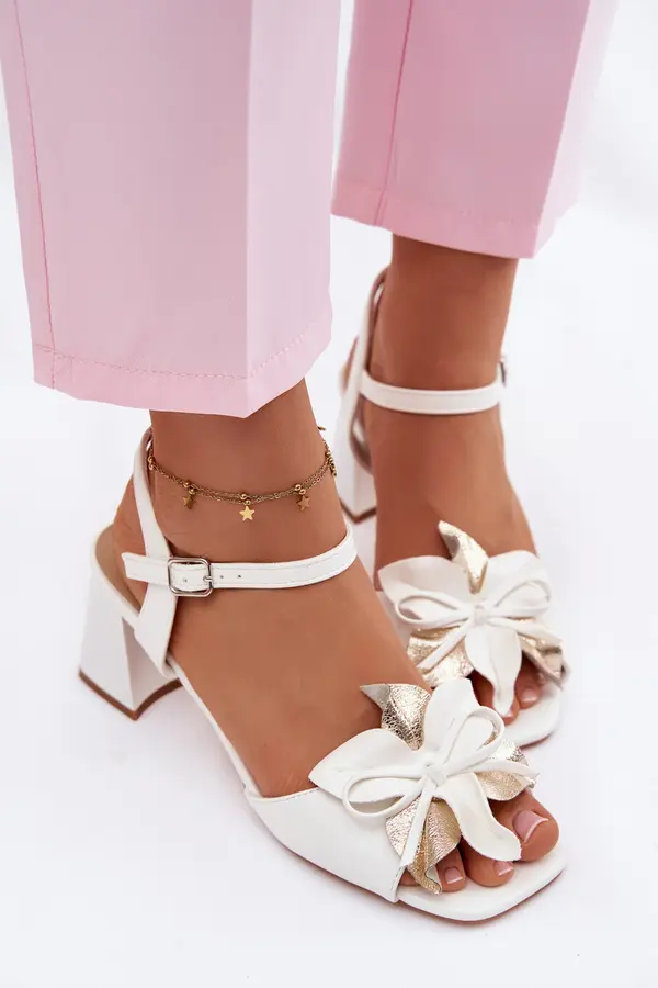 VINCEZA Дамски сандали с флорална декорация Vinceza