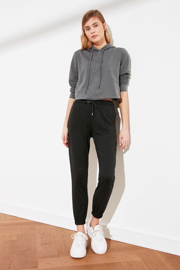 Trendyol Дамски спортен панталон. Trendyol Basic