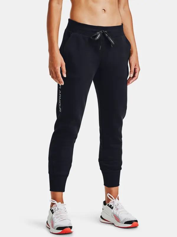 Under Armour Дамски спортни екипи Under Armour