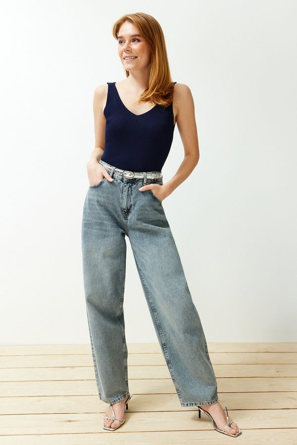 Trendyol Дамски топ. Trendyol Knitwear