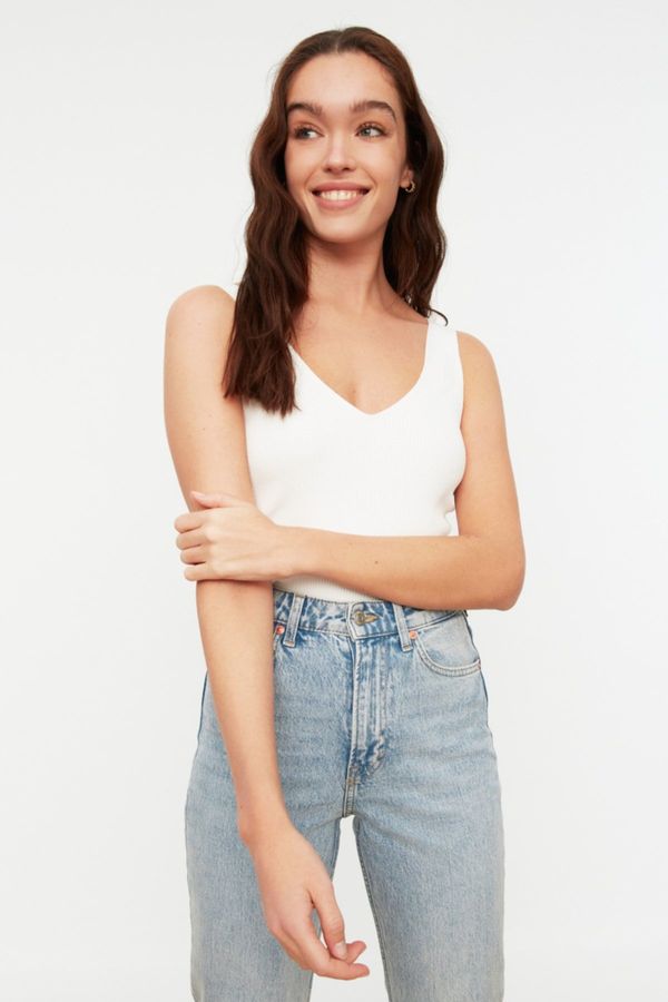 Trendyol Дамски топ. Trendyol Knitwear