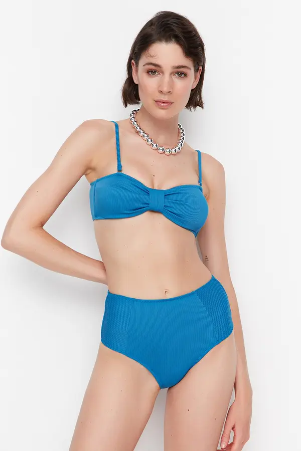 Trendyol Дамско горнище. Trendyol Bow tie