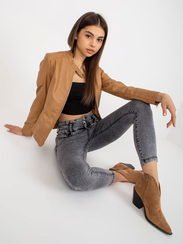 Fashionhunters Дамско камилско яке, изработено от еко кожа