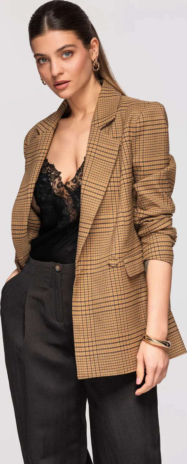 Edoti Дамско късо яке Chanel