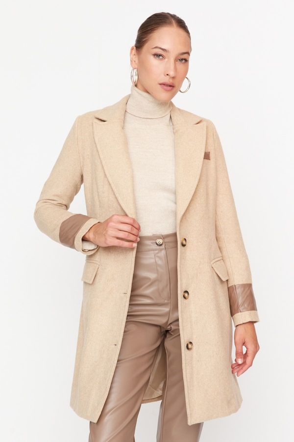 Trendyol Дамско палто. Trendyol Beige