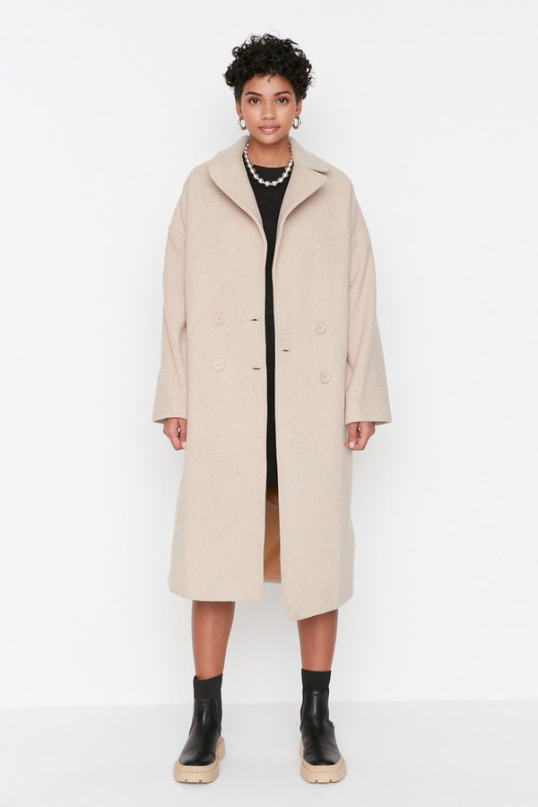 Trendyol Дамско палто. Trendyol Button