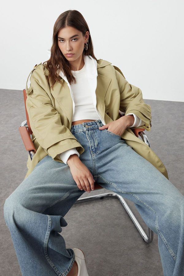 Trendyol Дамско палто. Trendyol