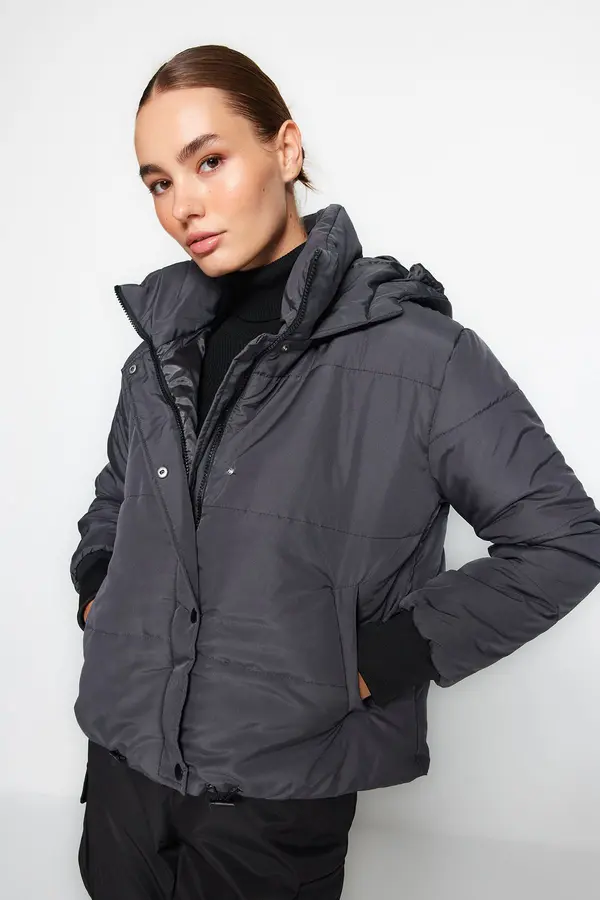 Trendyol Дамско яке Trendyol Hooded
