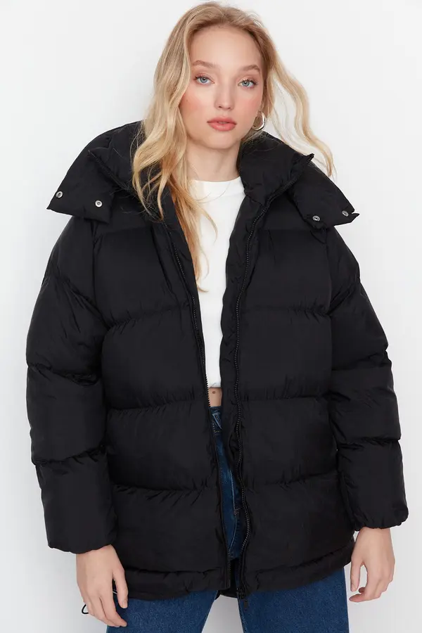 Trendyol Дамско яке. Trendyol TWOAW23MO00193/Black