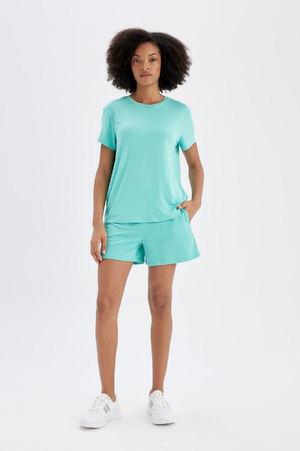 DEFACTO DEFACTO Fit Oversize Fit Short Leg Shorts