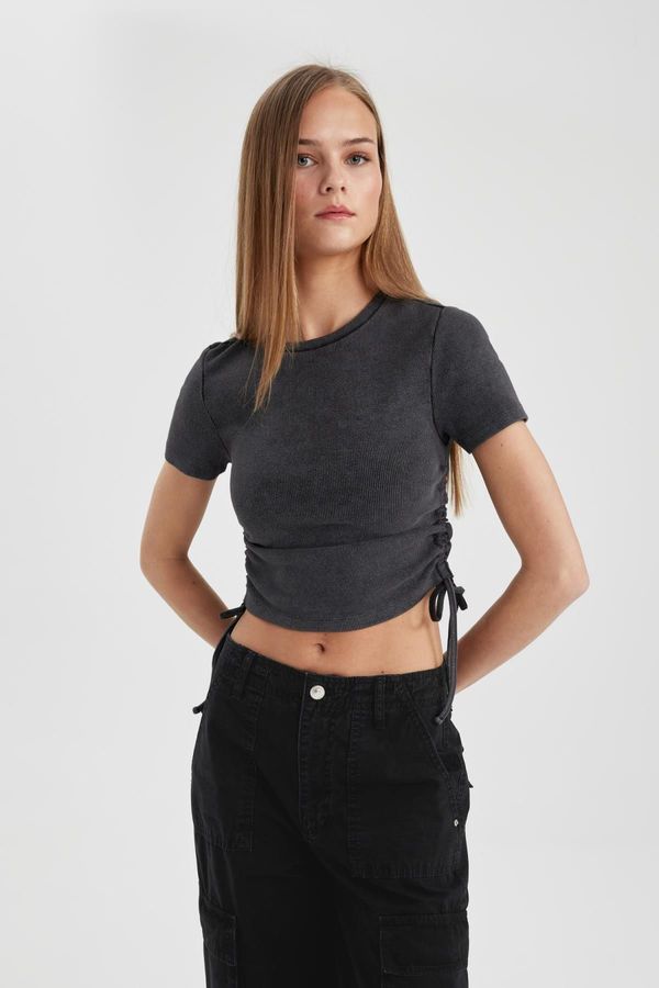 DEFACTO DEFACTO Fitted Crew Neck Gather Detailed Short Sleeve Washed Faded Effect T-Shirt