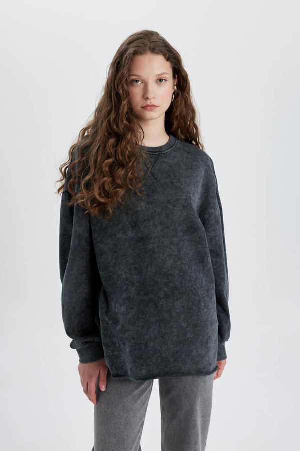 DEFACTO DEFACTO Oversize Fit Crew Neck Long Sleeve Washed Faded Effect T-Shirt