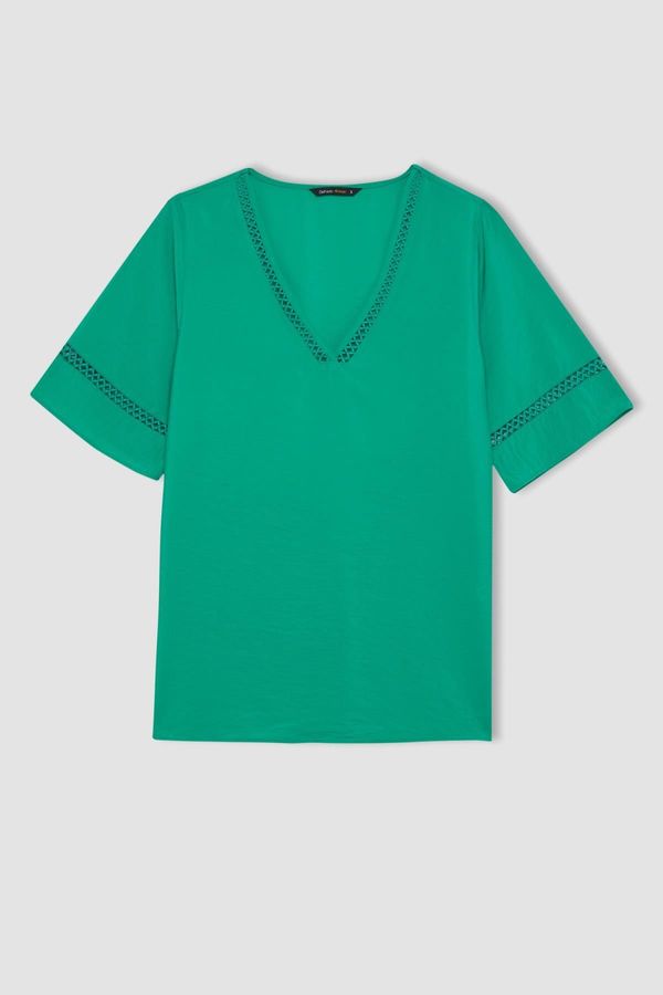 DEFACTO DEFACTO Regular Fit V-Neck Short Sleeve Blouse
