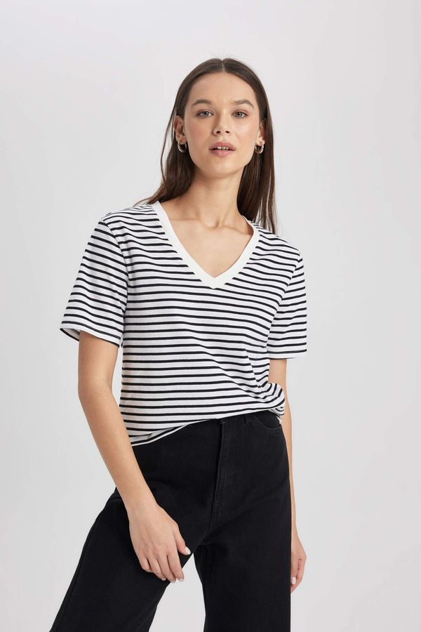 DEFACTO DEFACTO Regular Fit V-Neck Striped Short Sleeve T-Shirt