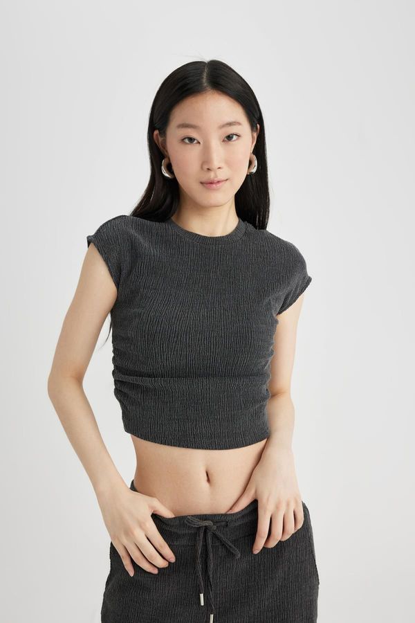 DEFACTO DEFACTO Slim Fit Crew Neck Wrapped Short Sleeve T-Shirt