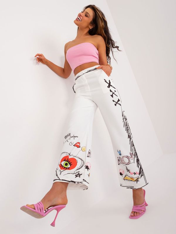 Fashionhunters Ecru pants with print