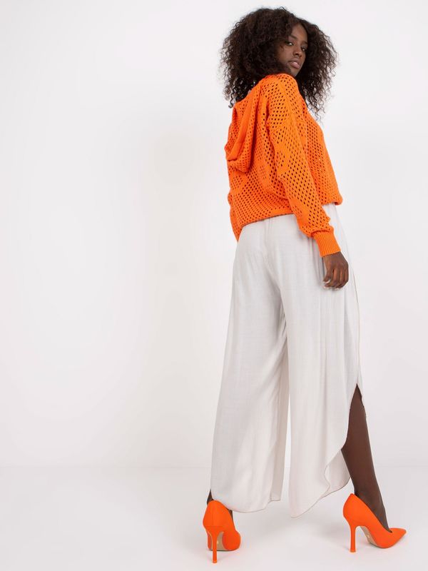 Fashionhunters Ефирен, бежов широк панталон с цепки OH BELLA