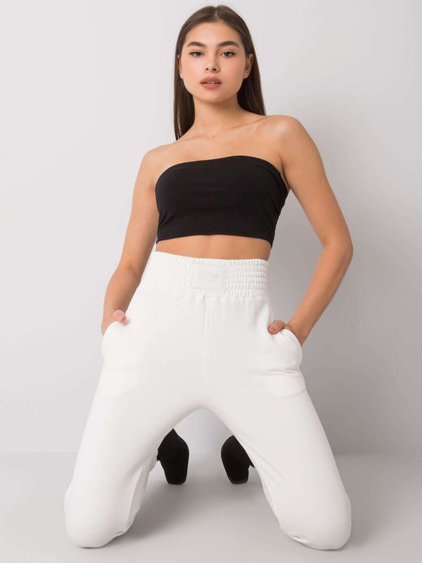 Fashionhunters Екрю Ашланд Джогър с висока талия