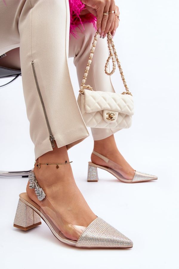 D&A Елегантни помпи с остър връх D&A