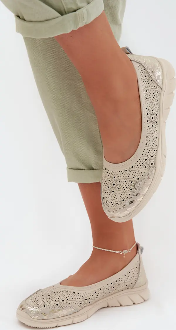 EVENTO EVENTO Бежови изискани балеринки