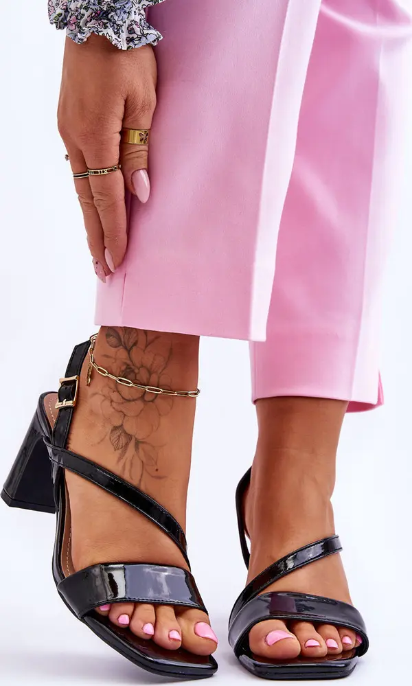 EVENTO EVENTO Дамски лачени сандали на ток черни Carrie