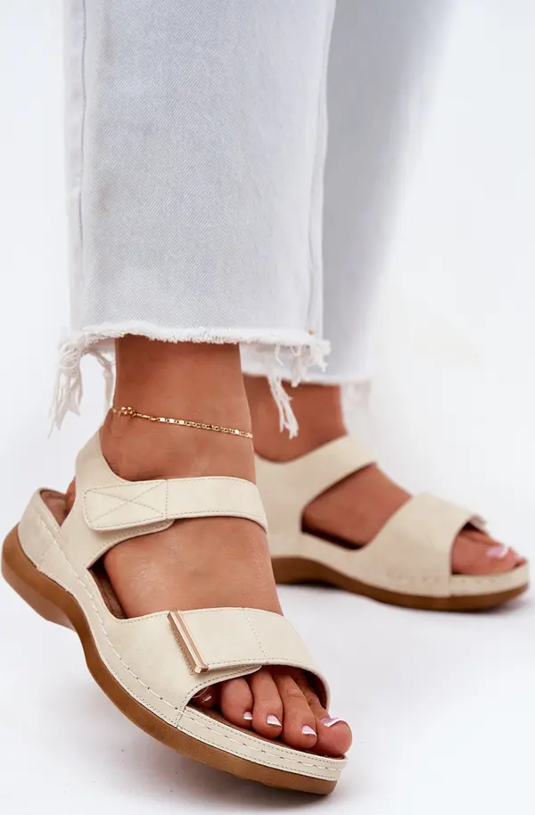 EVENTO EVENTO Удобни дамски сандали с велкро златни Iphiope