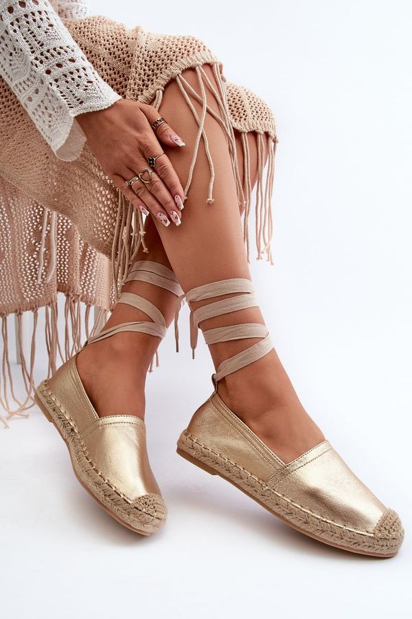 FB1 FB1 Вързани еспадрили от еко кожа в злато Ismanne