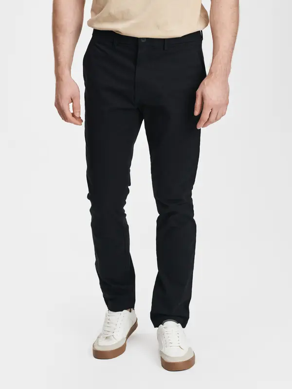GAP GAP Pants modern khakis in skinny fit with Flex - Mens