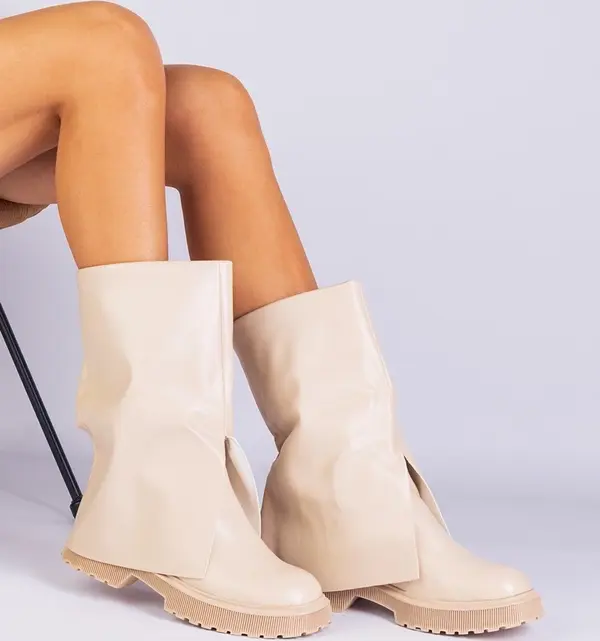 D/CEO Gemre Beige ankle boots with a turned-down upper Rozalia