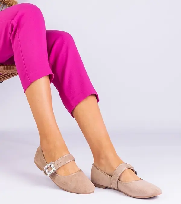 Gemre Gemre Beige ballet flats decorated with a buckle with crystals Demetra