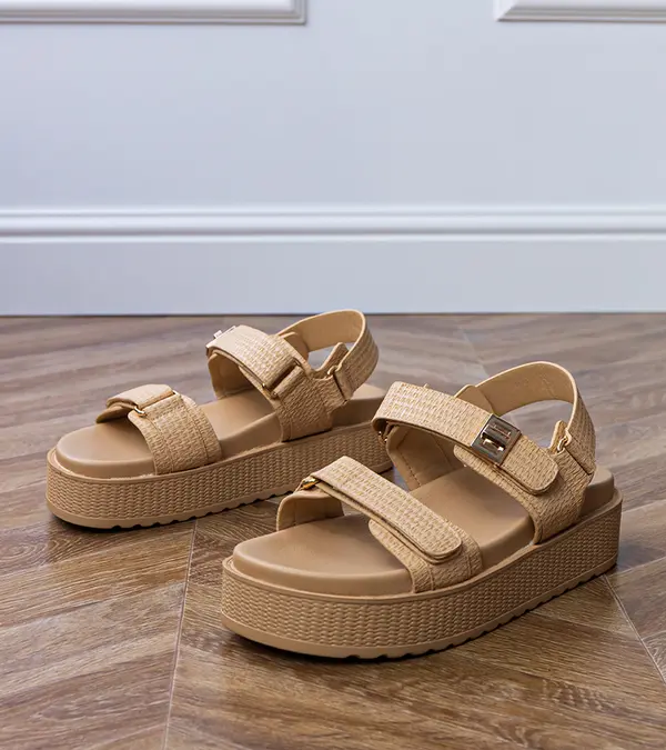 Gemre Gemre Beige platform sandals with Velcro straps Areka