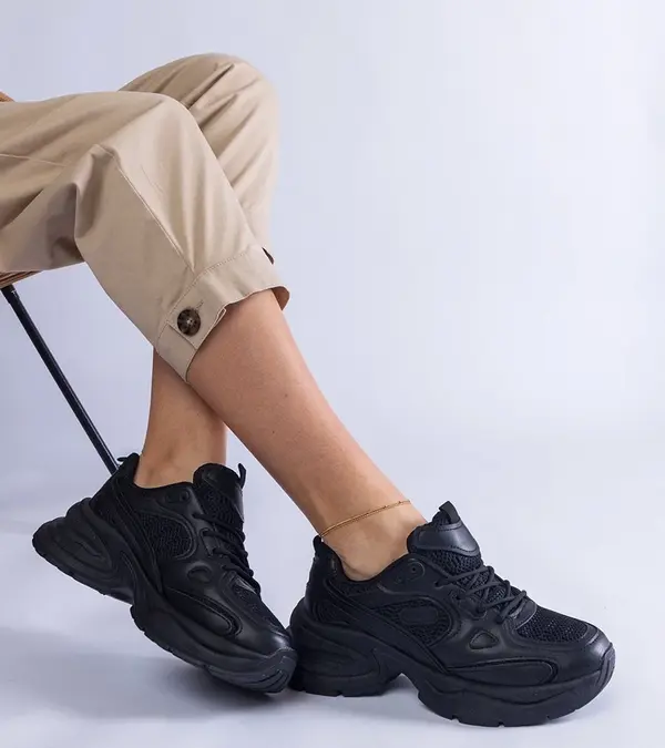 Gemre Gemre Black sneakers on a chunky sole Adoma