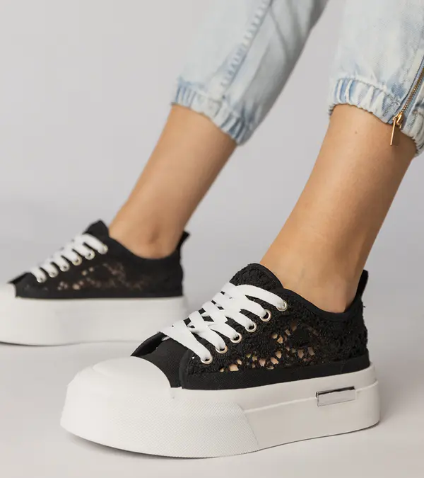 Gemre Gemre Black women's perforated sneakers Runna