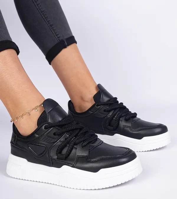 Gemre Gemre Black women's sneakers with thick laces Kayota