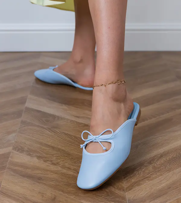 Gemre Gemre Blue closed-toe sandals on a flat sole Matila