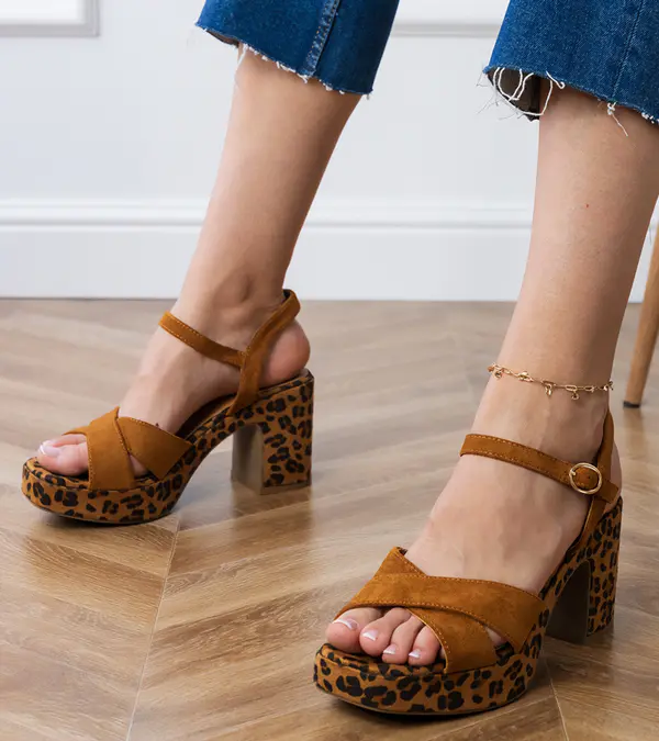 Gemre Gemre Brown eco-suede block heel sandals Dures