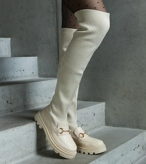 Gemre Gemre Light beige boots with a stretchy shaft on a flat heel Vrissa