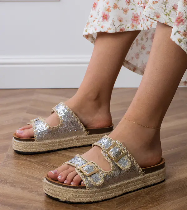 Gemre Gemre Silver espadrille sandals with buckles Induri