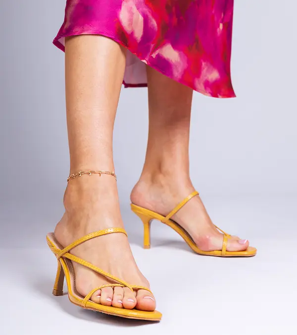 Gemre Gemre Yellow elegant heeled flip-flops Kapilon